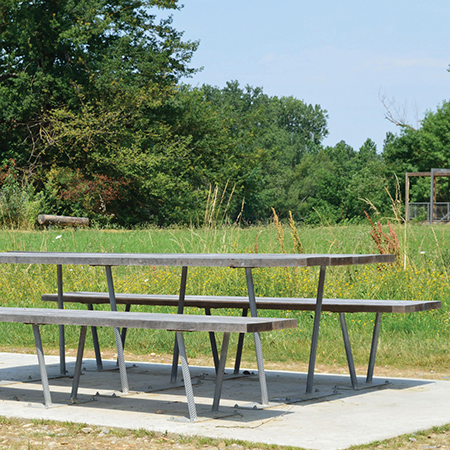AIGUILLE : BENCHES & TABLE