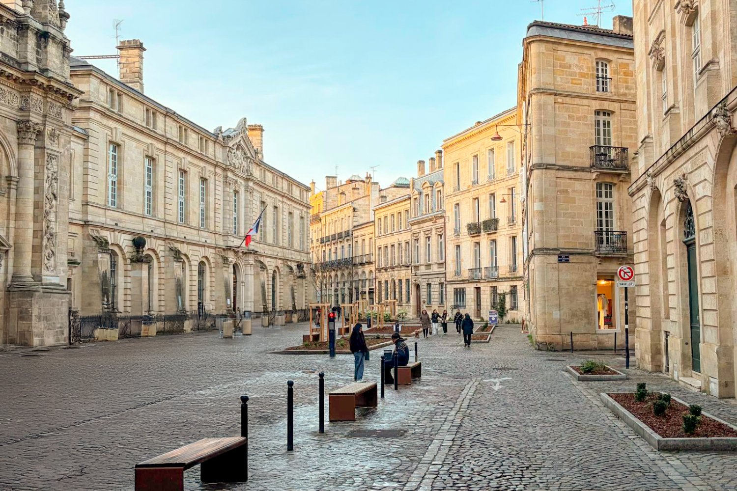 YH5BAEAAAAALAAAAAABAAEAAAIBRAA7